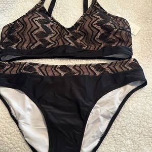 XL 2 piece. Brand new.